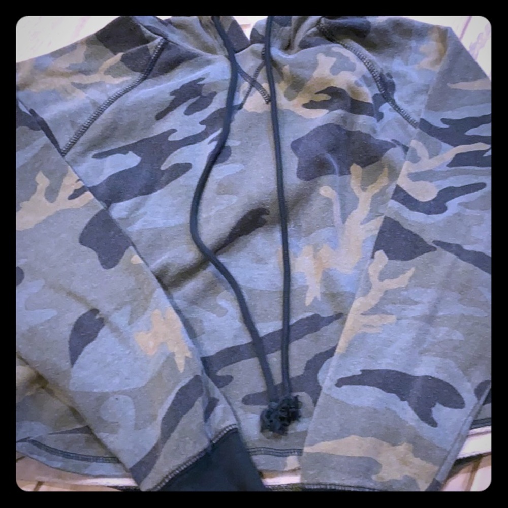 cropped camp hoodie